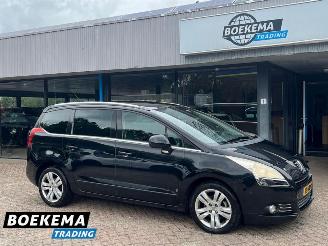 Schadeauto Peugeot 5008 2.0 HDI 7-Pers Aut Clima Cruise Navi PDC Trek. 2011/9