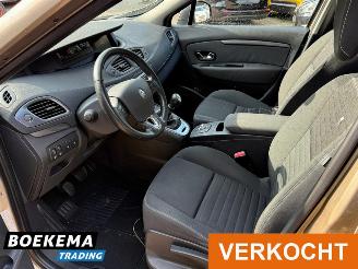 Renault Scenic 1.2 TCe 131PK Limited Navigatie Climate 6-Hand picture 12