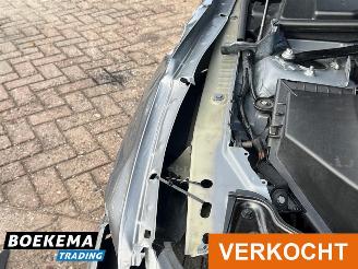 BMW 3-serie 320d Luxury Line Xenon Leer Cruise Navi Stoelverw. picture 11