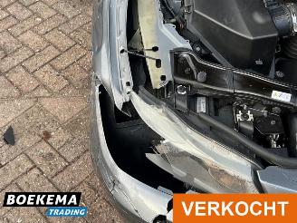 BMW 3-serie 320d Luxury Line Xenon Leer Cruise Navi Stoelverw. picture 10