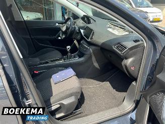 Peugeot 308 SW 1.2 PureTech Blue Lease Navigatie Climate Cruise picture 19