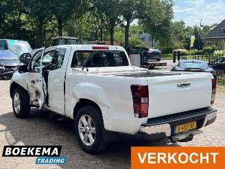 Isuzu D-Max 1.9 Extended Cab X-Country Automaat 4X4 3500KG Trekgewicht picture 3