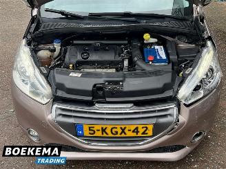 Peugeot 208 1.6 VTi Allure Leder Navi Climate Cruise PDC picture 8