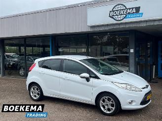 uszkodzony samochody osobowe Ford Fiesta 1.6 TDCi Titanium Xenon Climate Cruise PDC 2012/10