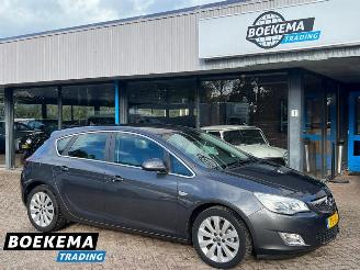 damaged passenger cars Opel Astra 1.6 Cosmo Navigatie Cruise Climate PDC 2010/8