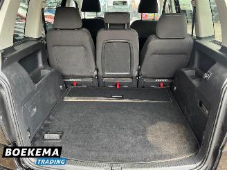 Volkswagen Touran 1.4 TSI Cross Xenon Airco Cruise PDC Trekh. picture 12