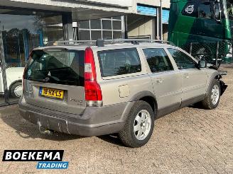 Volvo Xc-70 2.4 T Comfort Line 200 PK Leder Airco Cruise Trekh. picture 2