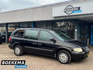 Damaged car Chrysler Grand-voyager 2.4i SE Luxe 7-Pers Aut Climate Cruise Trekh. 2005/2