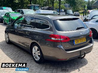 Peugeot 308 SW 1.2 PureTech Executive Glazen-Dak Navigatie Climate Cruise picture 3