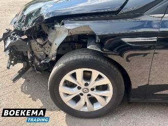 Renault Mégane 1.3 TCe 140PK Limited LED Keyless Navigatie Climate Cruise picture 11