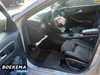 Mercedes A-klasse 180 Prestige AMG Panorama Navigatie Stoelverw. Airco PDC picture 15