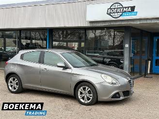 Schadeauto Alfa Romeo Giulietta 1.6 JTDm Distinctive Leer Climate PDC Trekhaak Cruise 2010/9