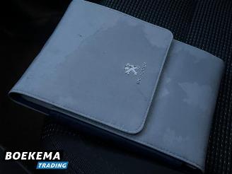 Peugeot 5008 1.6 THP ST Aut Panorama Navigatie Climate Cruise PDC Glazen dak picture 30