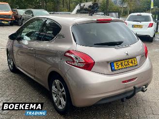 Peugeot 208 1.6 VTi Allure Leder Navi Climate Cruise PDC picture 3