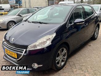 Peugeot 208 1.2 VTi Allure Led Navi Climate Cruise picture 4