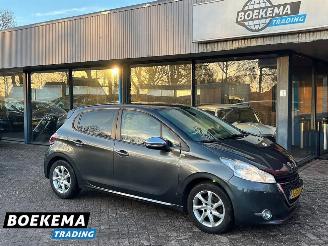 Vrakbiler auto Peugeot 208 1.2 PureTech Style Navi Climate Cruise PDC 2014/12
