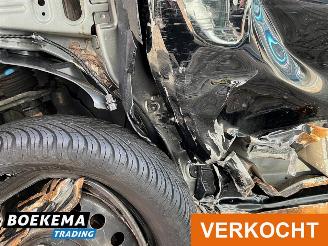 Renault Twingo 1.0 SCe Collection picture 16