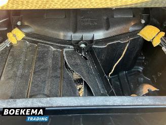 BMW 3-serie 320i High Exe M-Sport Aut Leer Memory Navi Stoelverw. PDC picture 14