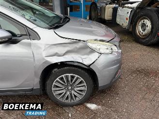 Peugeot 2008 1.2 PureTech Automaat Navigatie Cruise NAP! picture 7