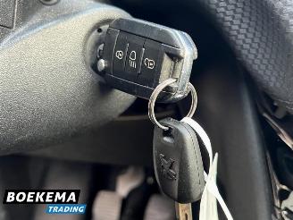 Peugeot 2008 1.2 VTi Active Premium Navi Cruise Airco PDC Trekh. picture 25