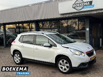 Damaged car Peugeot 2008 1.2 VTi Active Premium Navi Cruise Airco PDC Trekh. 2014/3