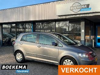 krockskadad bil auto Volkswagen Golf plus 1.6 Trend 102PK Airco PDC Trekhaak 2008/4