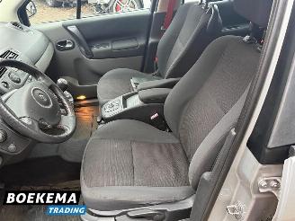 Renault Scenic 2.0 16V Conquest Navigatie Climate Cruise picture 12