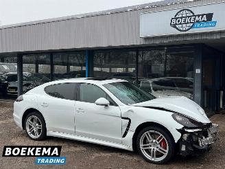 krockskadad bil auto Porsche Panamera 3.0 D Platinum Panorama Navigatie Climate Cruise PDC 2013/1