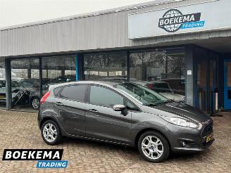 skadebil auto Ford Fiesta 1.5 TDCi Titanium Stoelverw. Climate PDC Trekhaak 2016/2