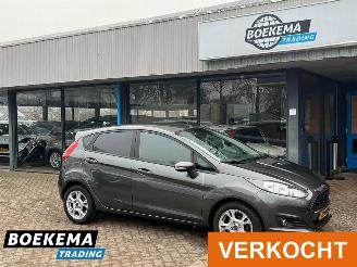 Unfallwagen Ford Fiesta 1.5 TDCi Titanium Stoelverw. Climate PDC Trekhaak 2016/2
