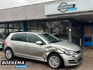 Auto incidentate Volkswagen Golf 1.2 TSI Trend Edition AppleCar Climate Stoelverw. Cruise 2014/12