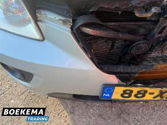 Kia Carens 2.0 CVVT X-clusive 7-Persoons Leer Navigatie Stoelverw. Airco picture 12