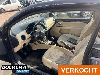 Skoda Citigo 1.0 Greentech Navigatie Stoelverw. Airco picture 11