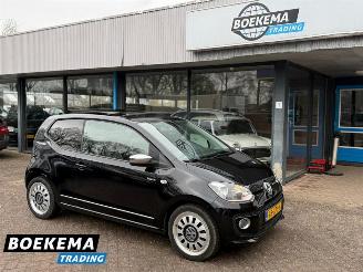 skadebil auto Volkswagen Up! 1.0 Black Up! Panorama Leer Stoelverwarming PDC Cruise 2013/1