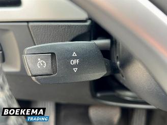 BMW 3-serie 320i High Exe Automaat Panorama Leer Stoelverw. picture 26