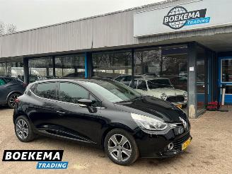 skadebil auto Renault Clio 0.9 TCe ECO Night&Day Navigatie Airco 2014/12