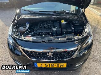 Peugeot 2008 1.2 PureTech Allure Navigatie Camera Climate picture 9