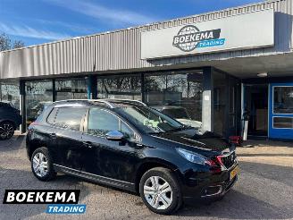 skadebil auto Peugeot 2008 1.2 PureTech Allure Navigatie Camera Climate 2018/12