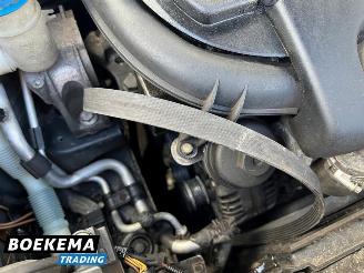 Volkswagen Touran 1.4 TSI 140PK Business Navigatie Cruise Climate picture 8