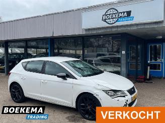 krockskadad bil auto Seat Leon 1.2 TSI Reference FR Climate Cruise 2013/6