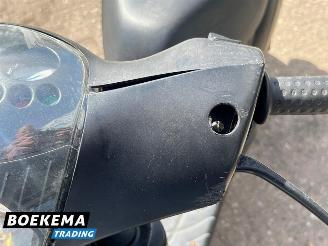 Piaggio  Zip 45KM picture 9