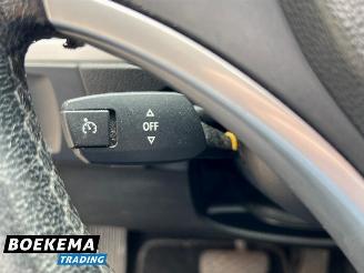 BMW 3-serie 318i High Executive Automaat Navigatie Xenon picture 16