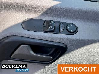 Volkswagen Crafter 35 2.0 TDI L3H2 9-Persoons Rolstoellift Airco Cruise picture 14