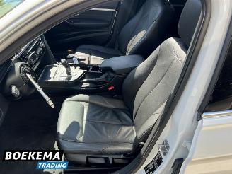 BMW 3-serie 320d xDrive Edition Panorama Leer Automaat Navigatie picture 14