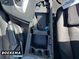 BMW 3-serie 320d xDrive Edition Panorama Leer Automaat Navigatie picture 8
