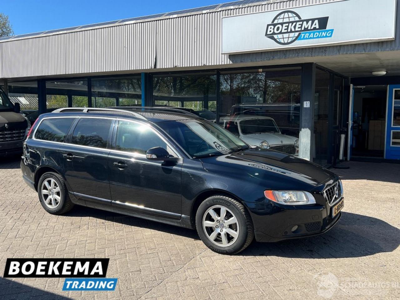 Volvo V-70 2.5T Kinetic 230PK Automaat Leer Navigatie Cruise