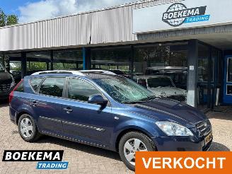 Unfallwagen Kia Cee d cee'd 1.4 X-tra Climate PDC Trekhaak 2008/1