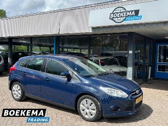 Unfallwagen Ford Focus 1.6 EcoBoost 150PK Lease Navigatie Cruise PDC Trekhaak 2012/1