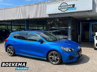 Unfallwagen Ford Focus 1.0 EcoBoost Hybrid ST Line Stoel/Stuurverwaming Climate Navigatie Camera 2021/10