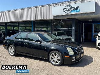 Voiture accidenté Cadillac STS 4.6 V8 Launch Edition Bose Keyless Stoelverw + koeling 2006/3